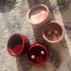 Brand new never worn. Champagne Hillberg & Berk sparkle ball earrings